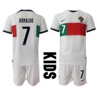 Dres Portugal Cristiano Ronaldo #7 Gostujuci za djecu SP 2022 Kratak Rukav (+ kratke hlače)